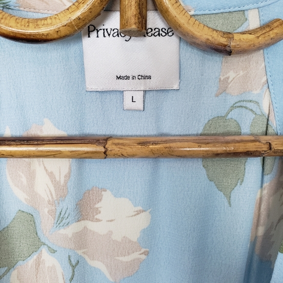 Privacy Please Delta Wrap Dress Cold Shoulder L - Picture 4 of 9